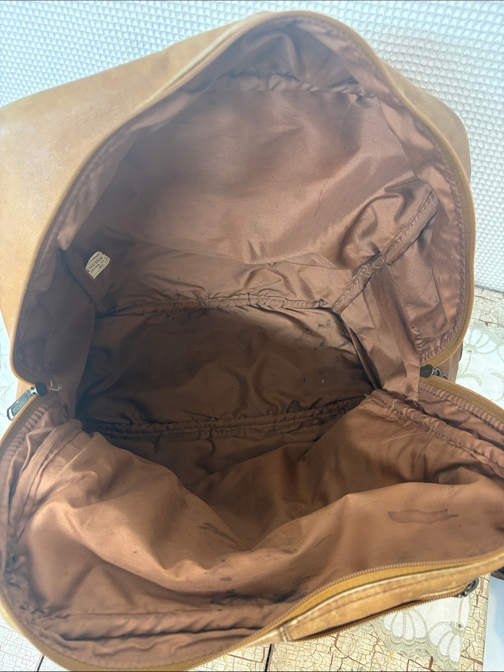Cortez Colombian leather backpack - Picture 10 of 16